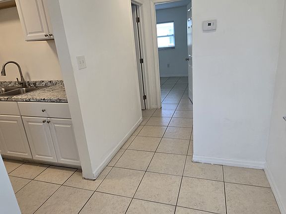 5th image of 4942 Ilener St