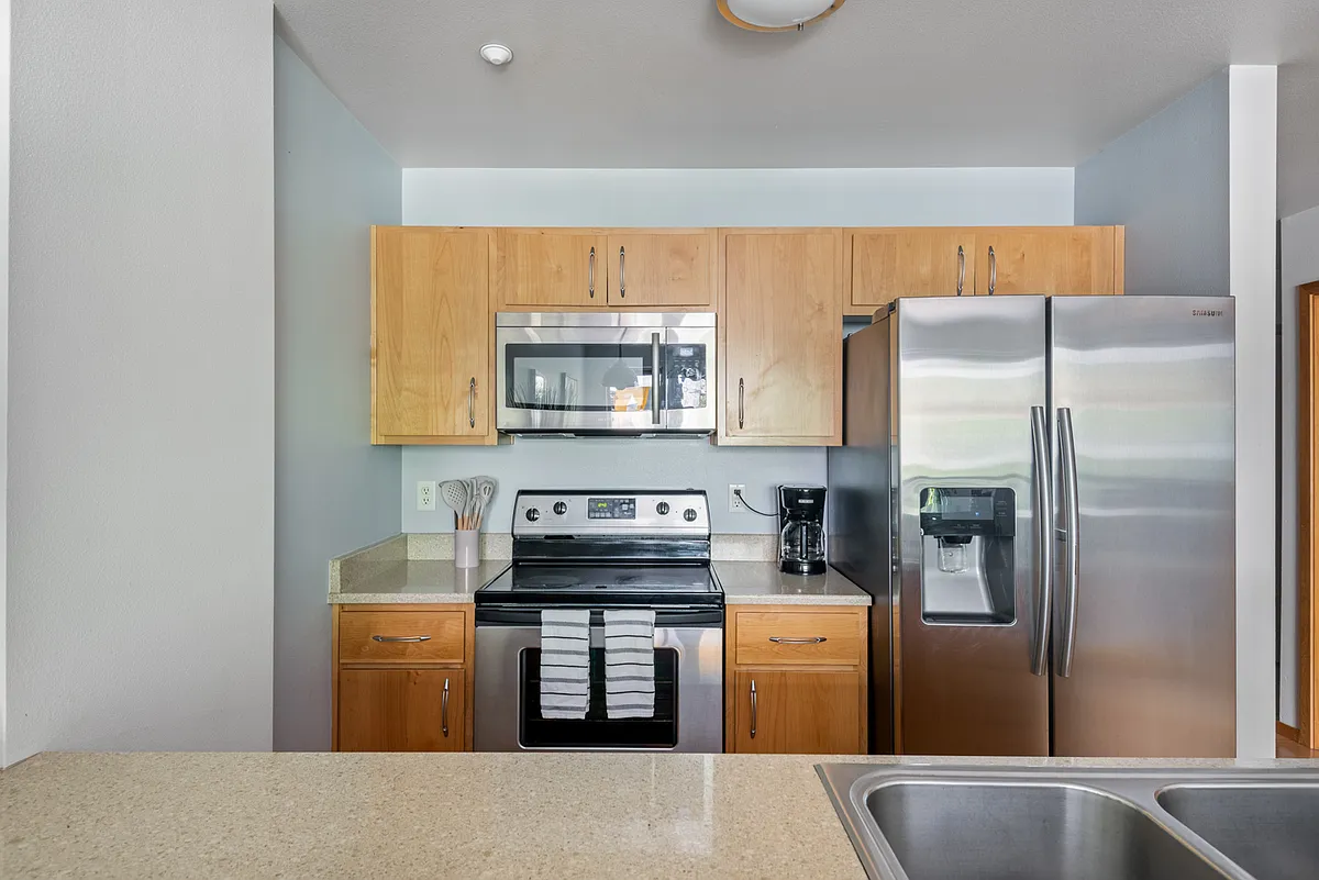 Building Photo - 1125 NW 9th Ave #109
