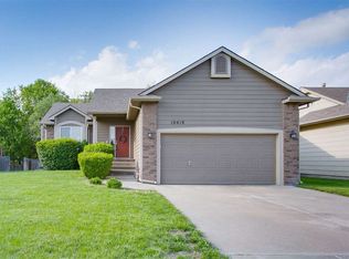 10418 W Yosemite St, Wichita, KS 67215