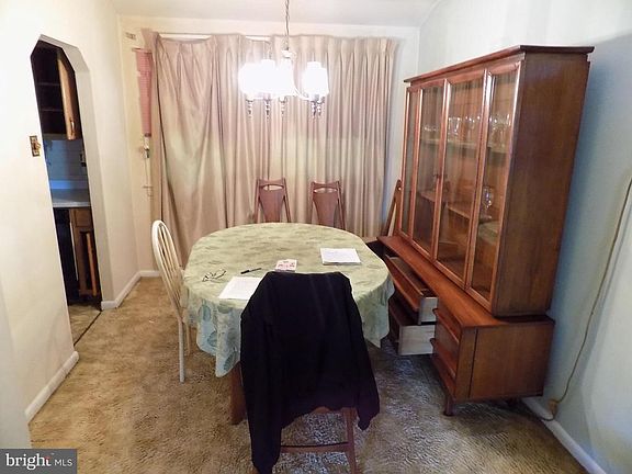 3rd image of 409 Walnut Ave