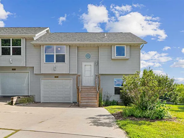 1361 Ozark Rdg, Coralville, IA 52241
