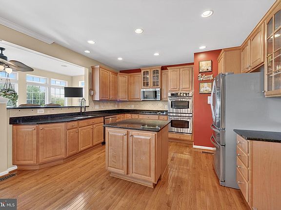 5th image of 8465 Kirby Lionsdale Dr