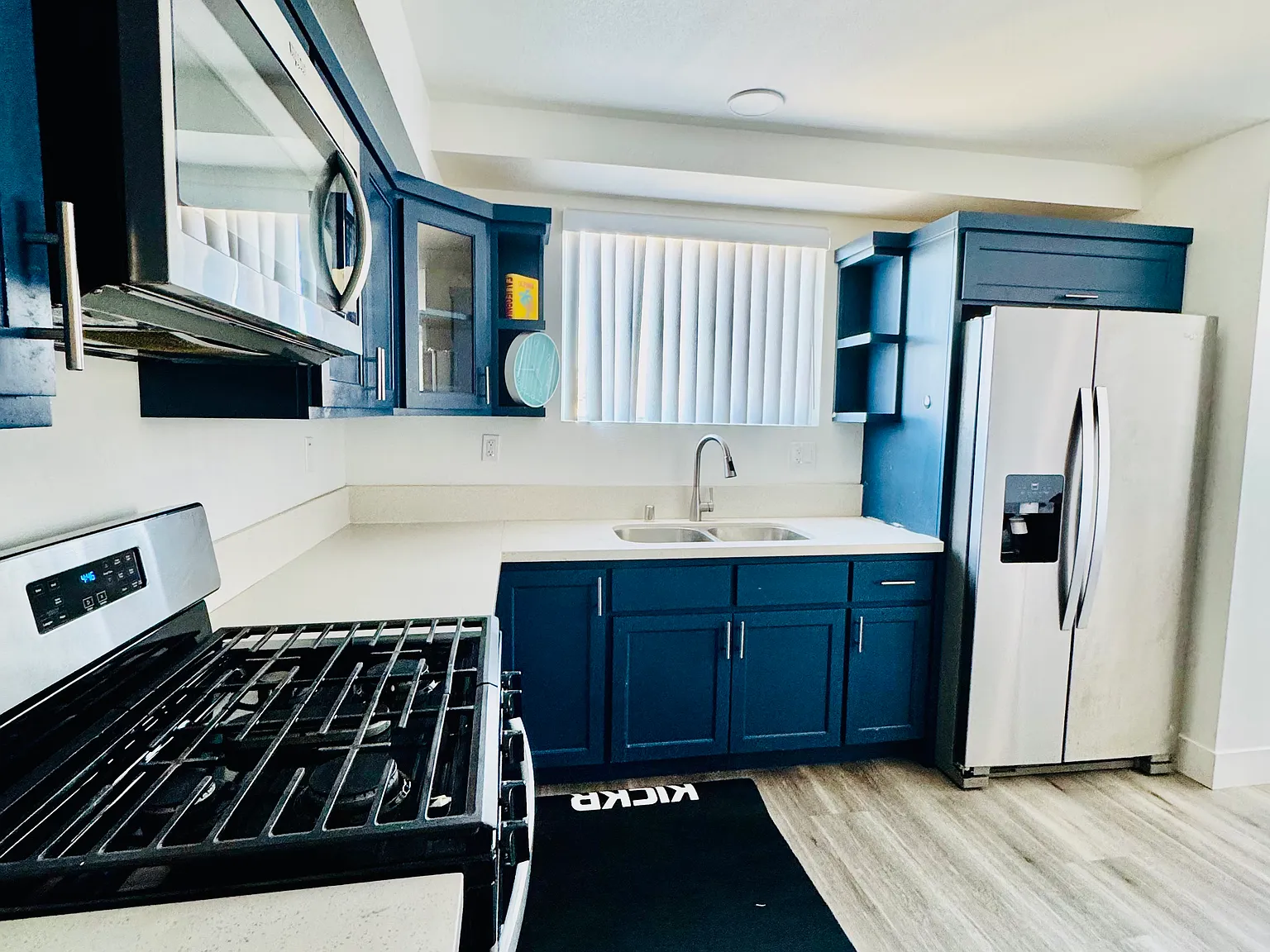 5 bed, 2000 sqft, $750 — Photo 2