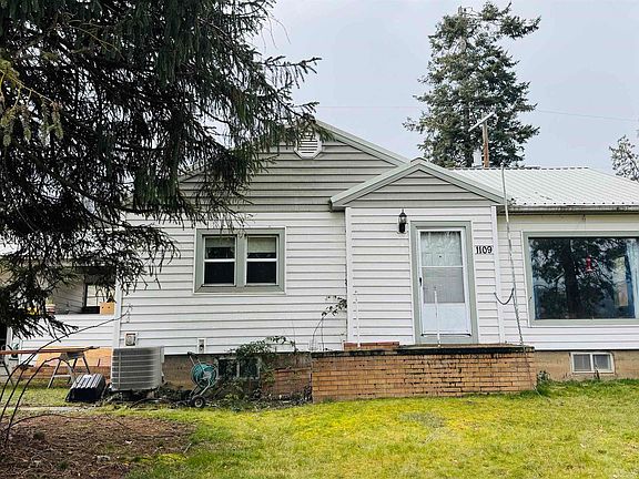 2nd image of 1109 3rd St