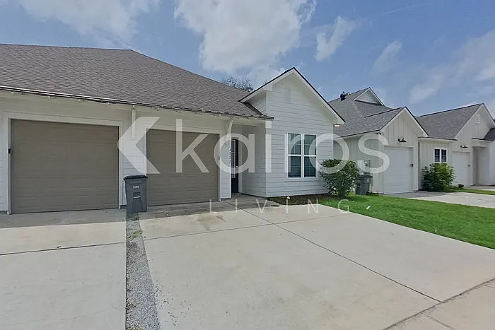 3 bed, 2.0 bath, 1505 sqft, $1,925 — Photo 2