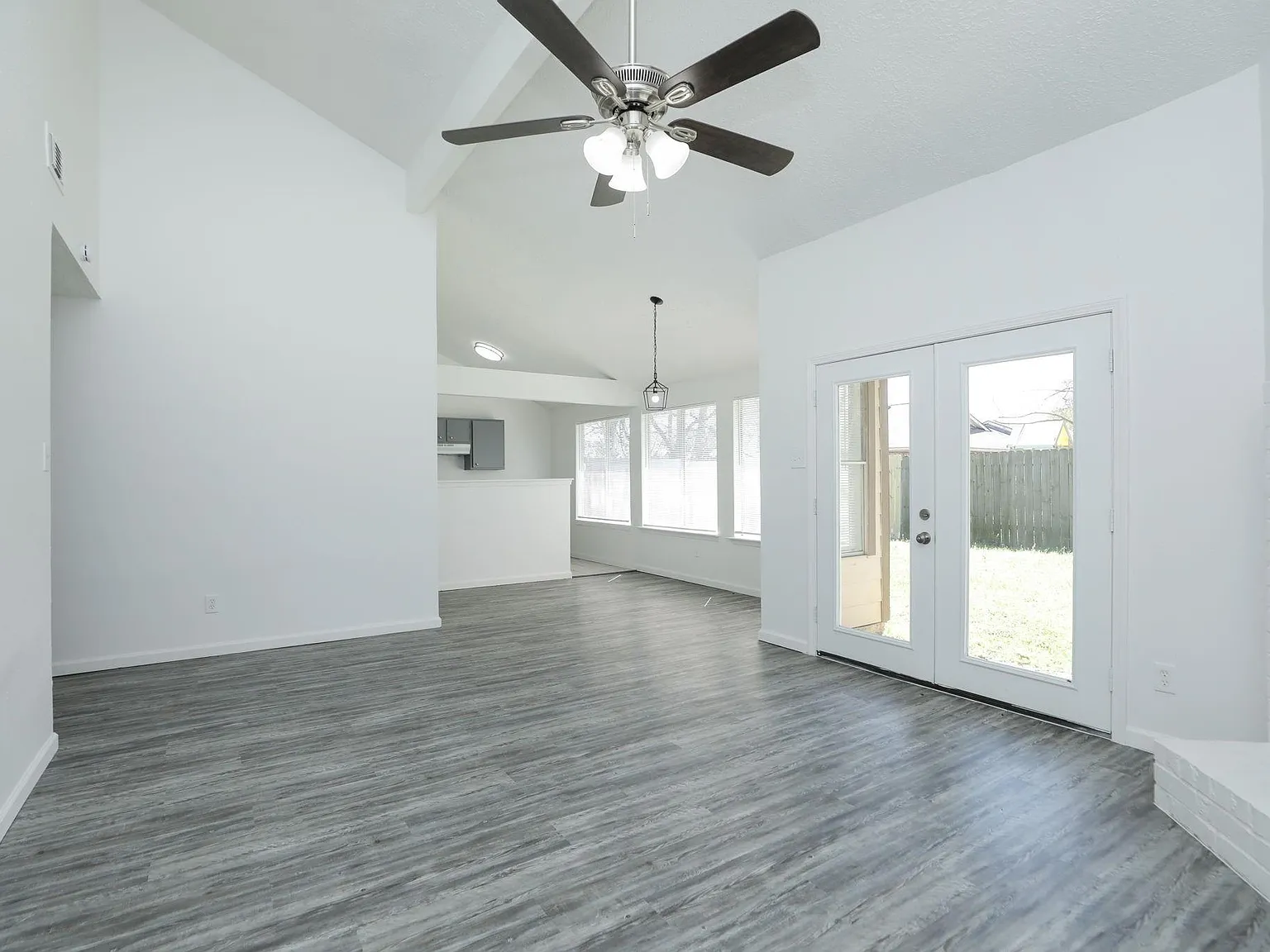 3 bed, 2.0 bath, 1167 sqft, $1,750 — Photo 4