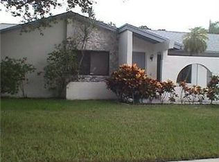 9734 NW 43rd St, Sunrise, FL 33351