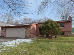 7916 Quail Ave N, Brooklyn Park, MN 55443