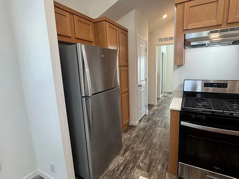 2646 Sharon Ave — Photo 4