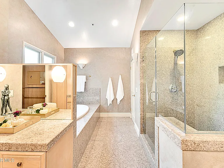 1687 Castlebridge Ct — Photo 31