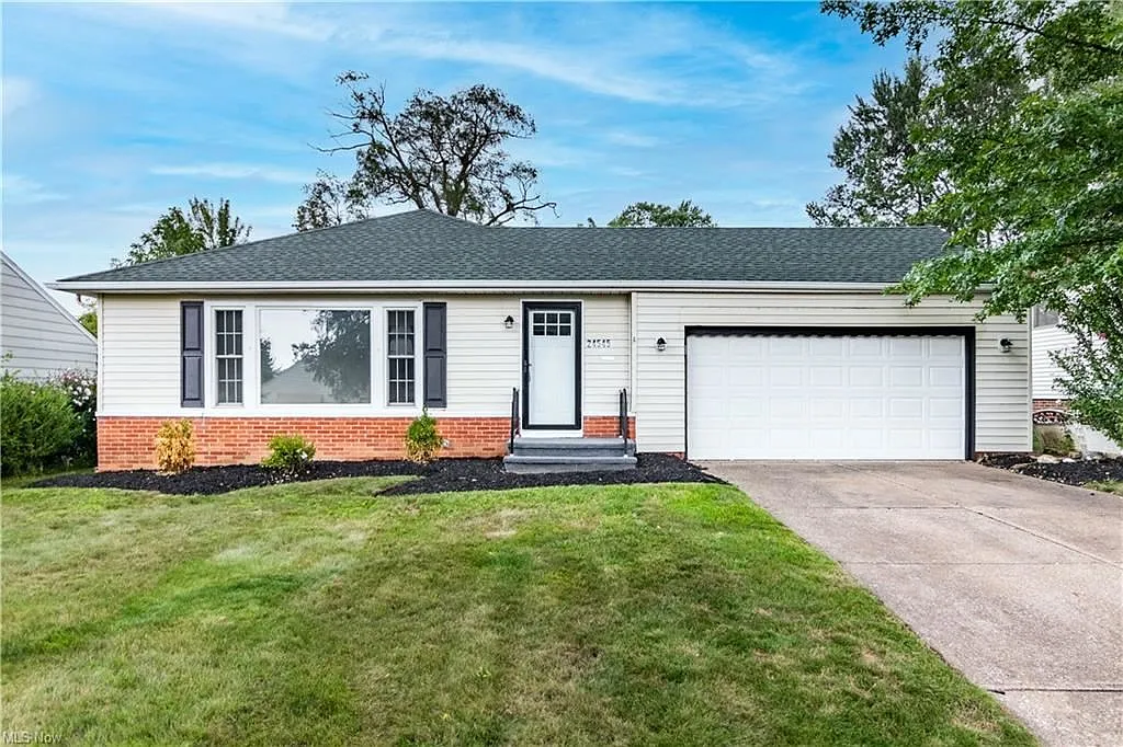 24545 Berrimore Ln photo 1