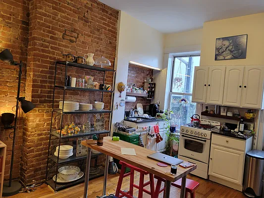 Rented by Brownstone Real Estate | media 14