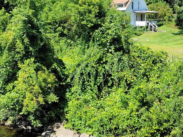 30 River Road, Arlington, VT 05250