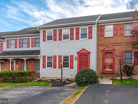 2nd image of 240 Robin Hill Cir