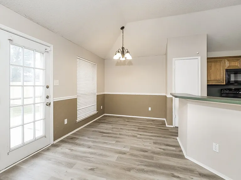 317 Willowstone Trl — Photo 6