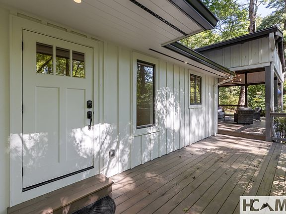 4th image of 462 Mirror Lake Road