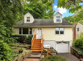 209 Spring Rd, Huntington, NY 11743