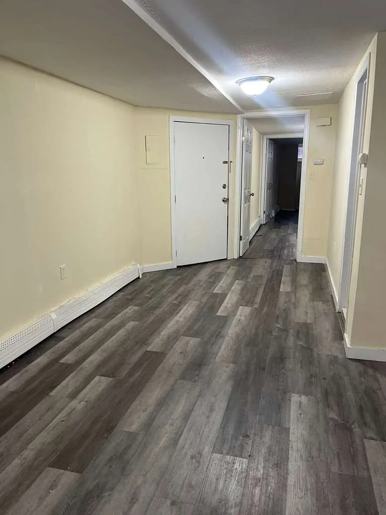 1 bed, 9999 sqft, $1,100 — Photo 4