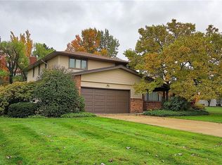 25370 Cardington Dr, Beachwood, OH