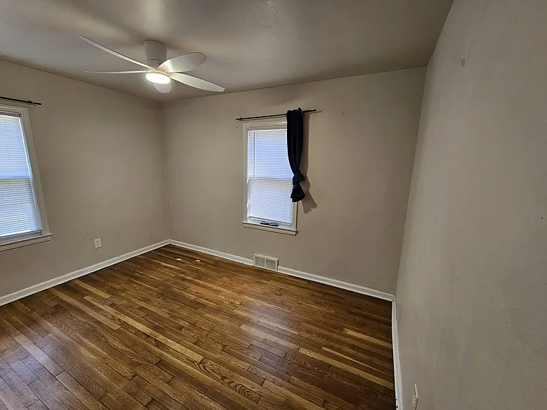 2901 Hubbard St — Photo 10