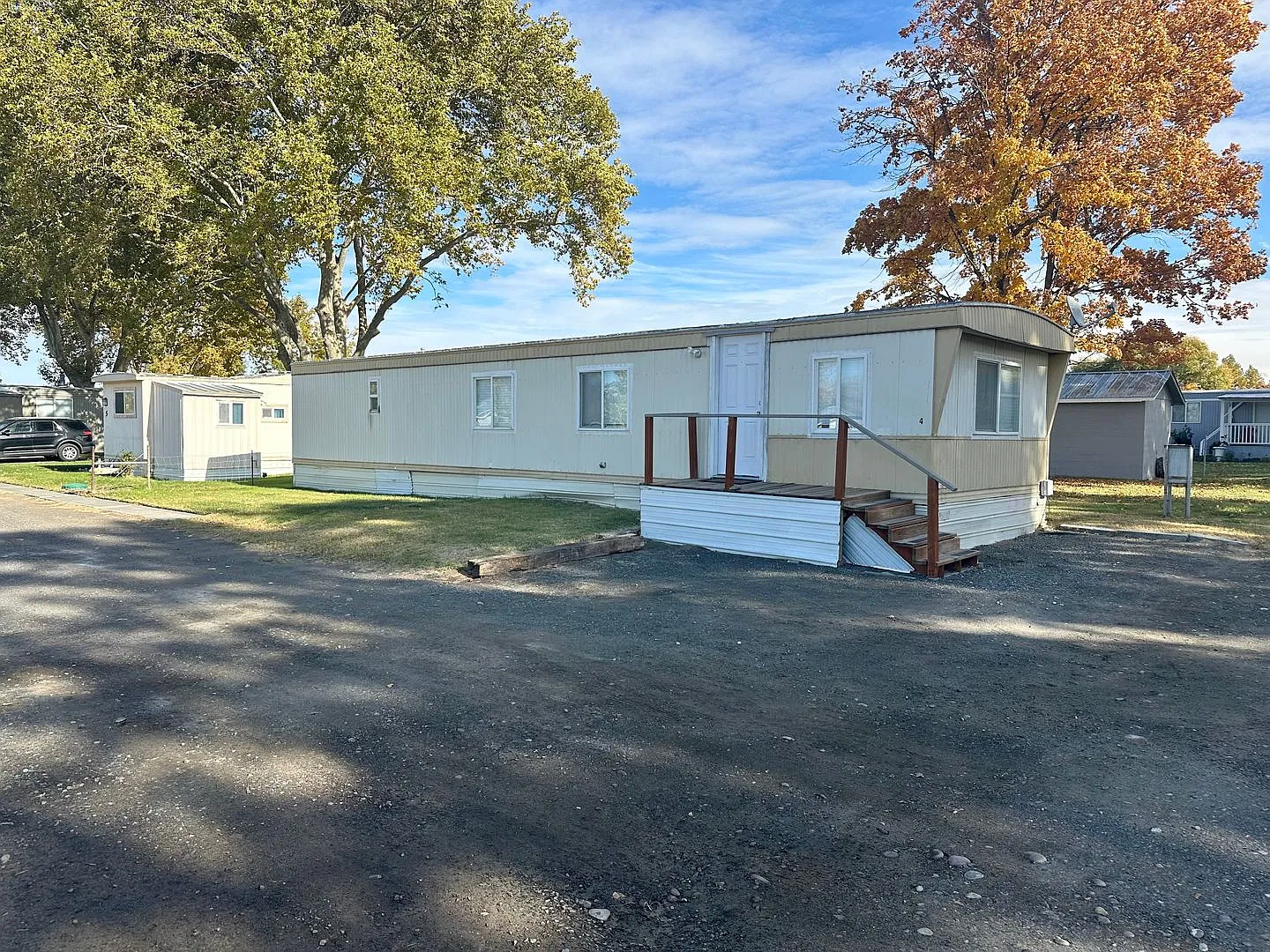 Trinity Park And Storage Residence's* — Photo 2