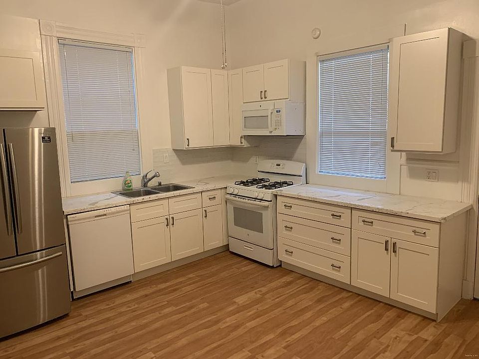 2nd image of 1816 Bush St