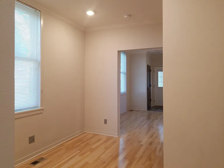 130 S Teller Ave — Photo 6