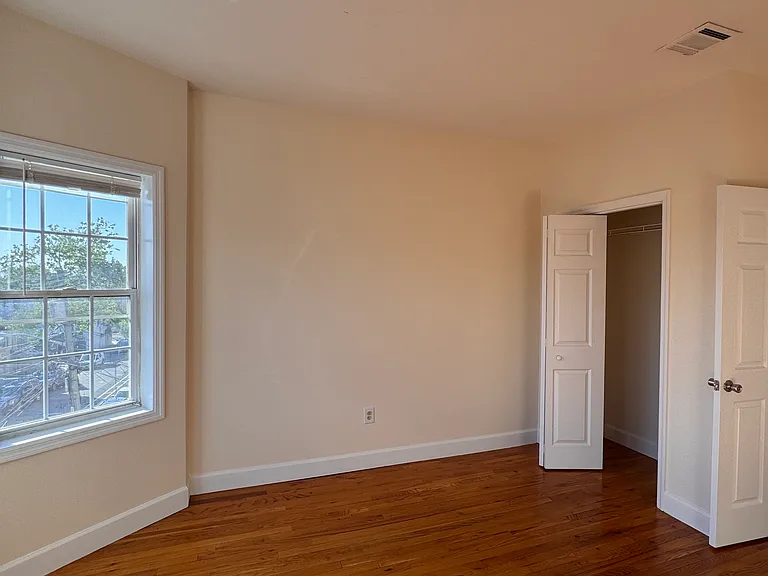 226 Linden Ave #3L — Photo 10
