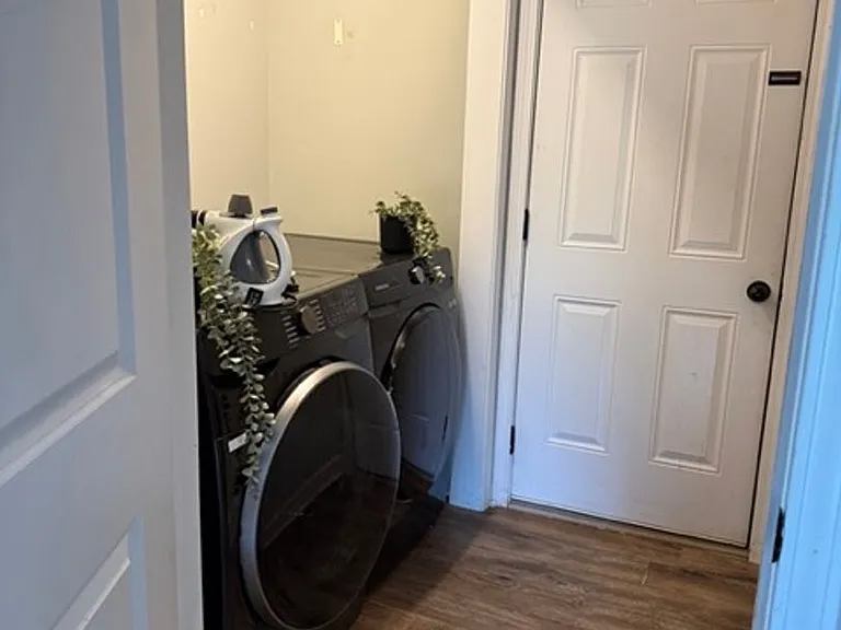 310 Murphy Dr — Photo 17