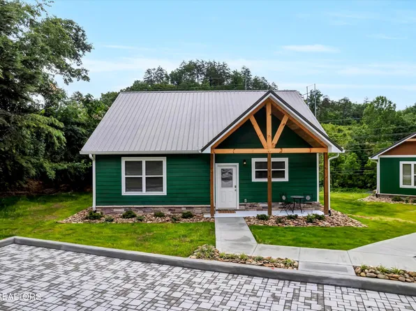 1014 Pinyon Cir, Pigeon Forge, TN 37863