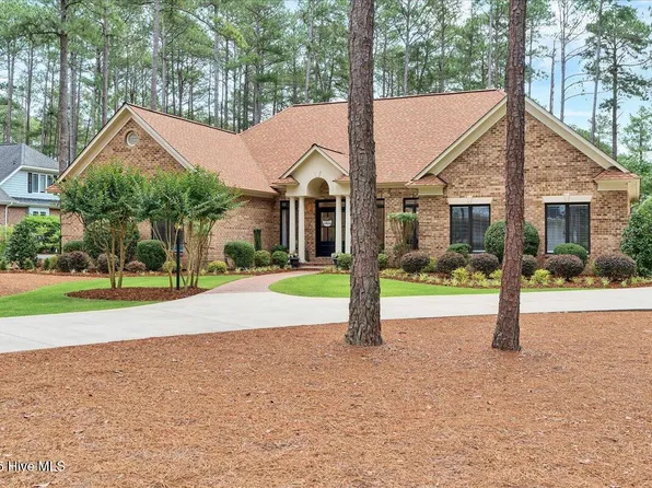 21 Abbottsford Drive, Pinehurst, NC 28374