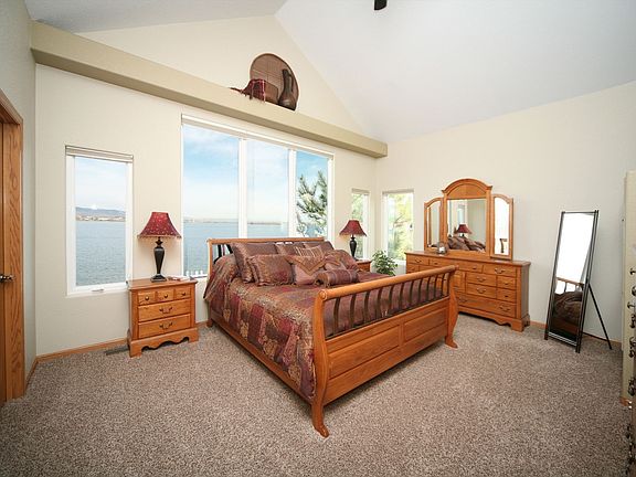4th image of 4739 Valley Oak Dr