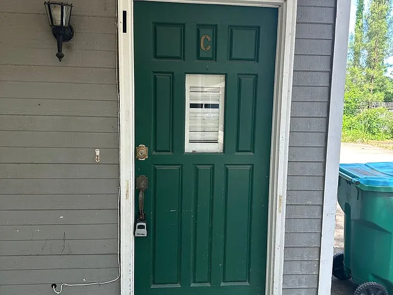 2701 Rue Saint Martin #C — Photo 2