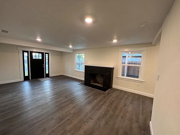 4th image of 1807 E Cornell Ave