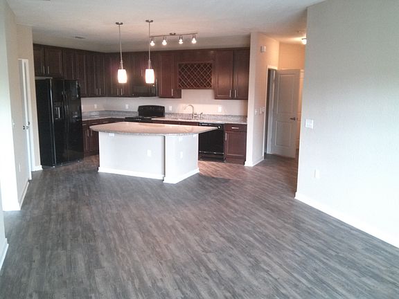 5th image of 200 Boardwalk Ave APT 301