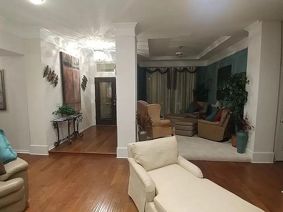3rd image of 625 Meadowcrest Dr #1