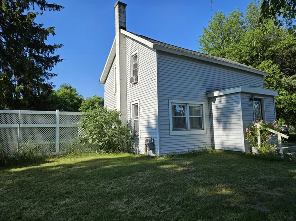 8991 W One Mile Rd, Hesperia, MI 49421