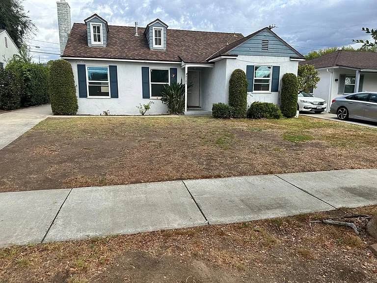 Arcadia Ave — Photo 1