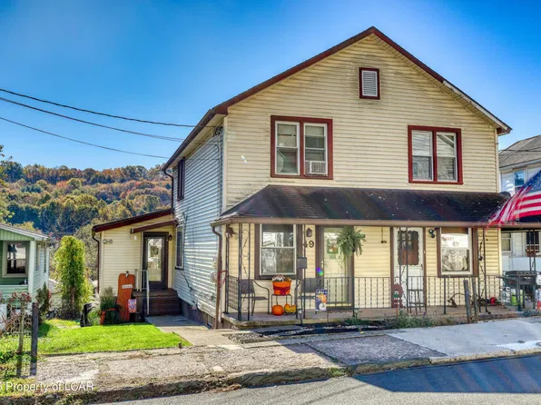 49 W Enterprise St, Glen Lyon, PA 18617