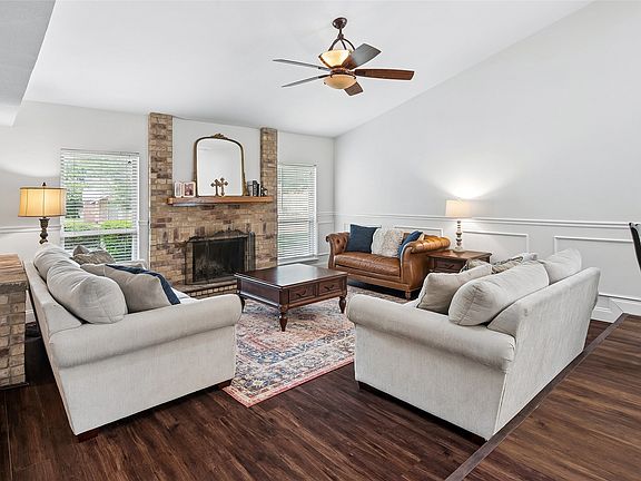 5th image of 3017 Newcastle Ct