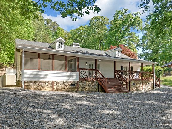 2nd image of 123 Ridgemore Cir