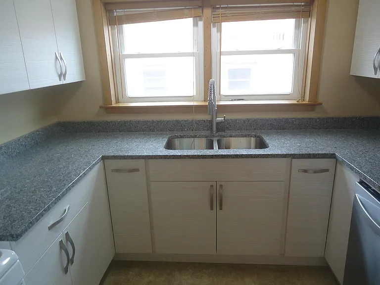 4950 Greenwood Ave #3E — Photo 6