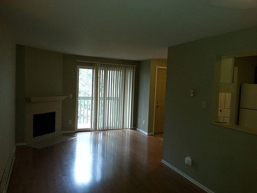 3rd image of 9494 Redmond Woodinville Rd NE APT B203