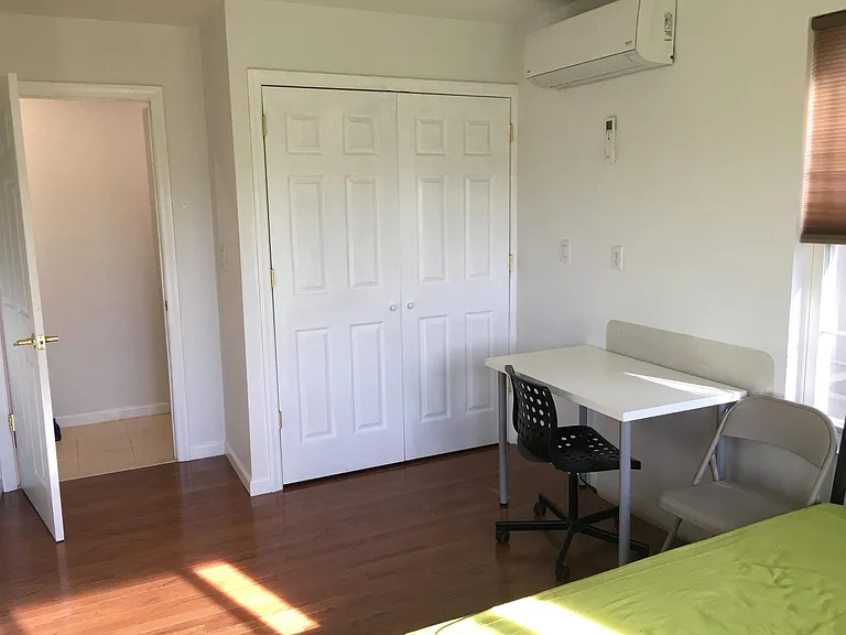 85 Romaine Ave — Photo 4