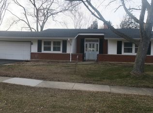 6420 Clark Dr, Woodridge, IL