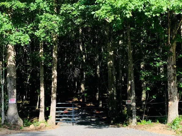 Pinecrest Dr, Danville, VA 24541