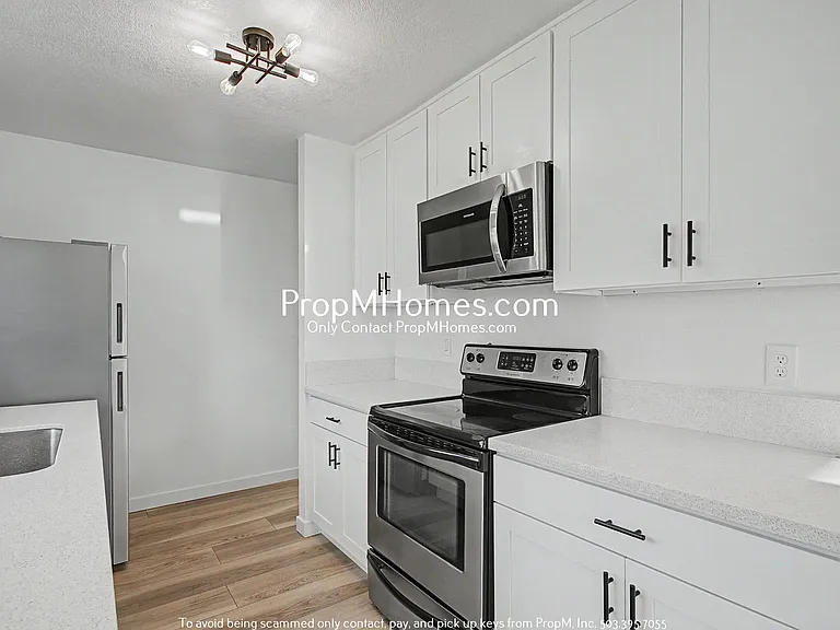 7032 N Burlington Ave — Photo 6