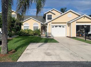 942 5th Dr, Vero Beach, FL 32960
