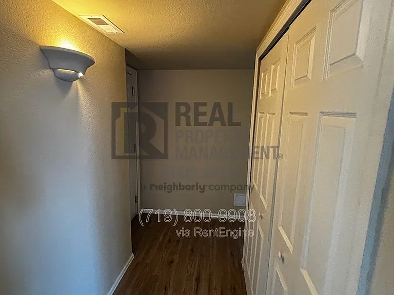 813 Ardath Ln — Photo 6