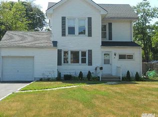 30 Case Ave, Patchogue, NY 11772